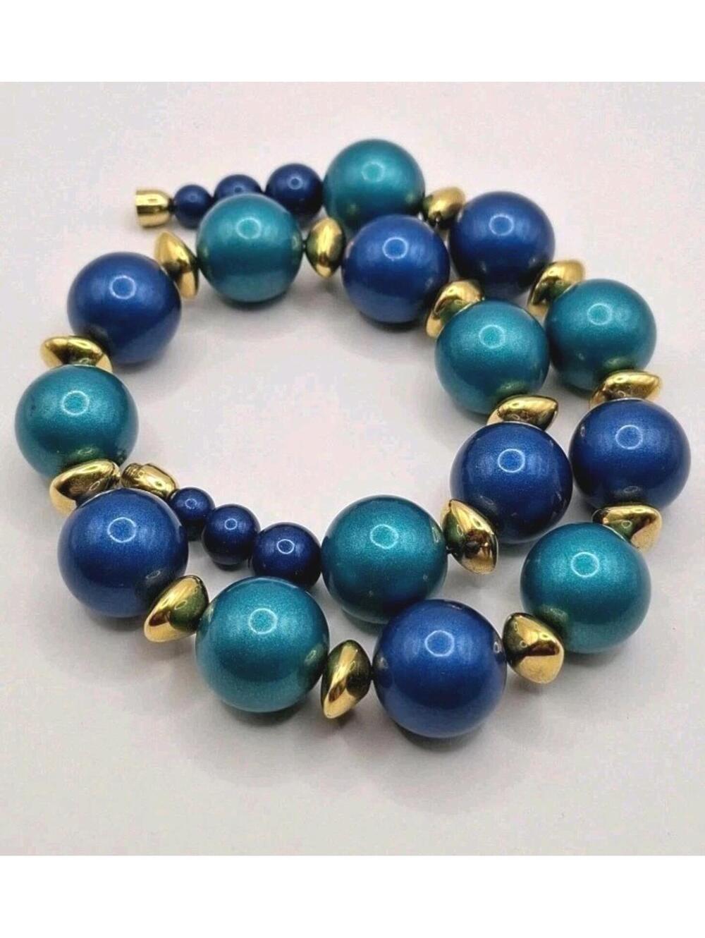 Avon 1986 Blue Parisian Style Necklace Bead Vintage 18 inch Acrylic